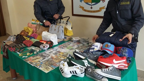 Catania sequestrati 6mila prodotti contraffatti