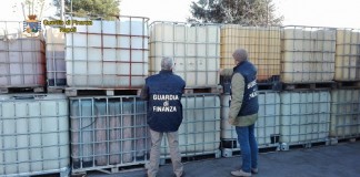 Napoli, maxi sequesto di gasolio di contrabbando Napoli lotta al contrabbando di gasolio