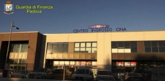 Padova, maxi sequestro di 2 milioni e mezzo di accessori di bigiotteria non sicuri Padova maxi sequestro bigiotteria