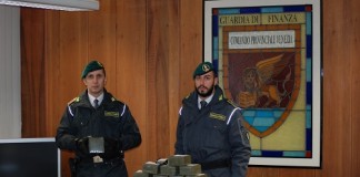 Venezia, autotrasportatore fermato con 27 chilogrammi di hashish Venezia, autotrasportatore fermato con 27 chilogrammi di hashish