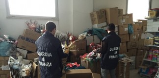 Cosenza, sequestrate oltre 500 mila di maschere di Carnevale Cosenza sequestrate maschere di Carnevale