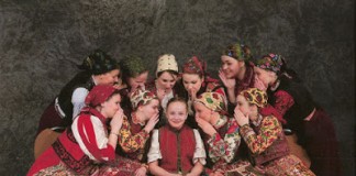 Ecco perchè l’Unione Europea non aiuta i paesi dell’est ragazze folklore ungherese