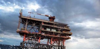 Greenpeace mette in guardia sulle “cozze di piattaforma” piattaforma petrolifera