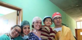 Il chirurgo plastico Paola Pasquini in Guatemala per curare le ustioni da fuochi d’artificio Paola Pasquini