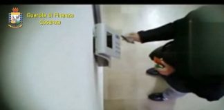 Cosenza, lotta ai furbetti del cartellino: dodici ordinanze di custodia cautelare Cosenza, lotta ai furbetti del cartellino