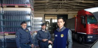 Palermo, sequestrate 25 tonnellate di olio con falsa etichettatura Palermo, sequestro 25 tonnellate olio