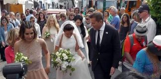 Le Nozze di Mariarosa De Sica, accompagnata da papà Christian nozze de sica