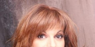 Elena Bonelli conquista i fan di Facebook ELENA-BONELLI