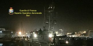 Nuovo veliero con migranti a bordo bloccato nel canale d’Otranto Canale Otranto sbarco migranti