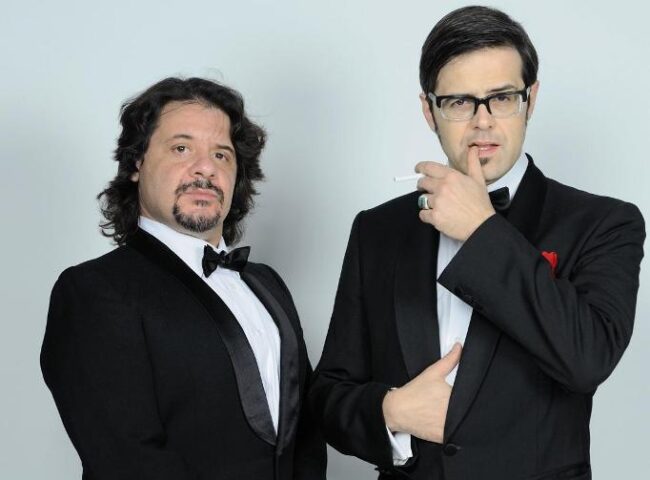 “Natale a Londra – Dio salvi la Regina”, Lillo e Greg nel nuovo cinepanettone della Filmauro Lillo e Greg