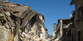 Terremoto Centro Italia: Save the Children, “A un anno dalla prima scossa preoccupazione per le criticità legate ai lunghi tempi di ricostruzione delle scuole” via-roma-di-amatrice