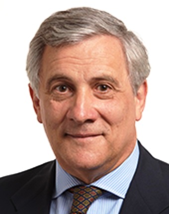 Tajani: “Andrò in Libia per cercare un accordo generale sui migranti”