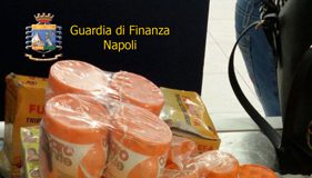 Napoli, sequestrati prodotti cosmetici senza documentazione sanitaria Napoli sequestro cosmetici vietati