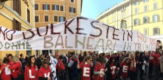 Manifestazione dei balneatori a Roma contro la legge Bolkestein Manifestazione dei balneatori a Roma contro la legge Bolkestein