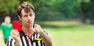 Disidratazione, come influisce sulla performance di arbitri e sportivi cartellino rosso alla disidratazione