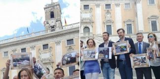 Rifiuti a Roma, Fratelli d’Italia lancia in Piazza del Campidoglio il “Monnezza gallery”