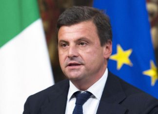 Calenda: “Siamo sicuri di sapere cosa vuol dire remigrazione?”