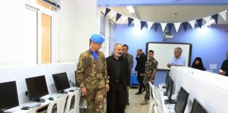 Libano: il contingente militare italiano dona computers a un orfanotrofio locale