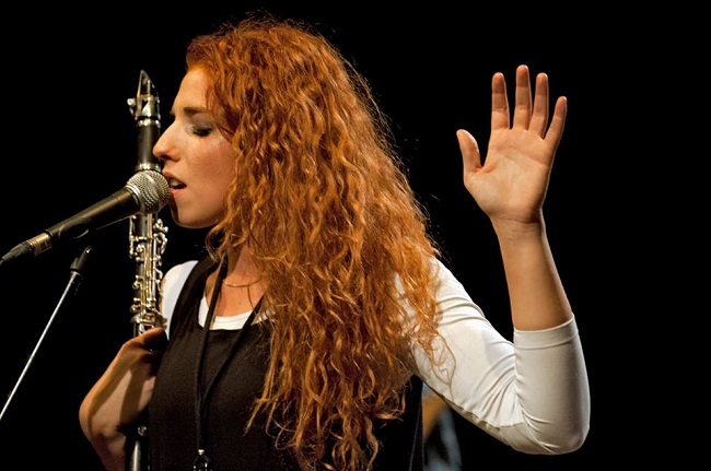 Agnese Valle firma due canzoni del nuovo album della Med Free Orkestra