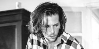 Enrico Nigiotti con i The Kolors al 68° Festival di Sanremo Enrico Nigiotti