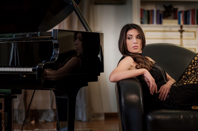 Federica Fornabaio presenta il nuovo album "Unpeaceful"