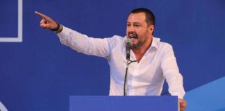 Immigrati, Salvini: “Il governo pensa di mandare 100 clandestini in un paese abruzzese di 80 anime, è una follia”