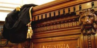 Professoressa indagata per violenza sessuale su un 14enne