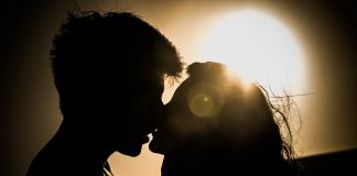 Il bacio nella poesia: alcuni versi celebri Il bacio nella poesia