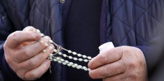 Avances ai fedeli, rimosso sacerdote ad Avellino