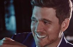 Bublé torna in tour dopo la malattia del figlio: “Conta la famiglia, non la carriera”