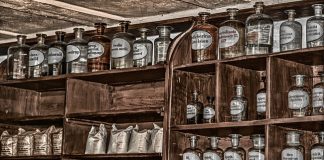 Il paziente al centro farmacia antica