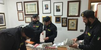 Mondragone, vendita di sigarette di contrabbando: neutralizzata un’intera organizzazione sequestro sigarette contrabbando