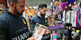 Torino, Halloween: oltre 2 milioni di articoli sequestrati Torino sequestro prodotti Halloween