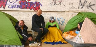 “I dieci comandamenti”: “Fuori piove”, la casa come diritto per ogni essere umano