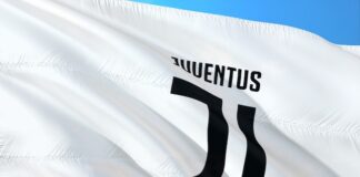 Juventus, Ronaldo esulta: “Grandi ragazzi, amo questa sensazione” bandiera juventus