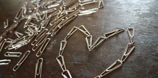 Relazioni sul posto di lavoro, come gestirle graffette cuore