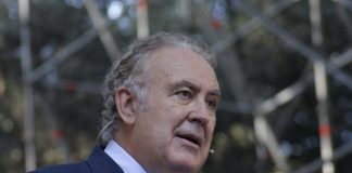 Michele Santoro verso il ritorno a Rai2? Il giornalista incontra Freccero