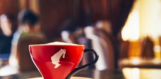 Il caffè protagonista di alcune delle canzoni più amate, anche a Sanremo