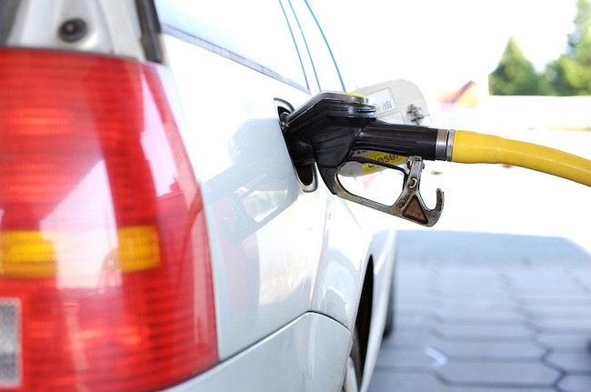 Carburanti, Codacons: “Per un pieno 15 euro in più dello scorso anno”