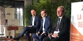 Maroni, Allegri e Caressa all’evento “La gestione dei leader” Maroni, Allegri e Caressa all'evento "La gestione dei leader"