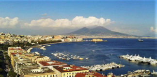 Luciano De Crescenzo, il ricordo napoli e il golfo