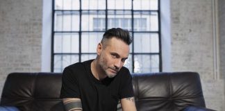 70 anni Vasco Rossi, gli auguri di Nek nek poltrona