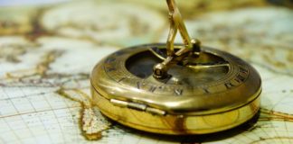 Cosa portare in vacanza? Consigli per la partenza bussola navigatore