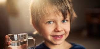 Arriva la app ‘Wind Family Protect’ dedicata agli under 14 idratazione bambino