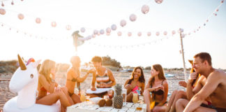 Birra senza alcol, ecco l’ultima tentenza estiva dagli USA bere sulla spiaggia