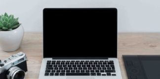 “Help Desk Genitorialità”, nasce uno sportello per i dipendenti d’azienda Computer lavoro pc portatile