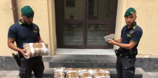 Catania, Gdf sequestra 46 kg di marijuana e arresta un corriere