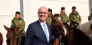 Il ministro D’Incà a Fieracavalli 2019, presenti i più grandi marchi made in Italy e non