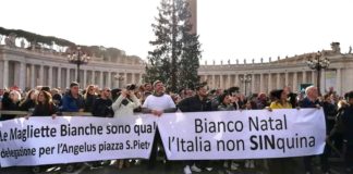 Il Papa all’Angelus saluta le Magliette Bianche, i cittadini che vogliono le bonifiche dei siti inquinati