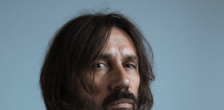 Cristiano Godano presenta in Europa il nuovo libro “Nuotando nell’aria”